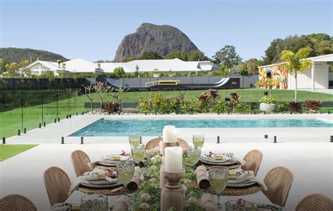 prize home glass house mountains
